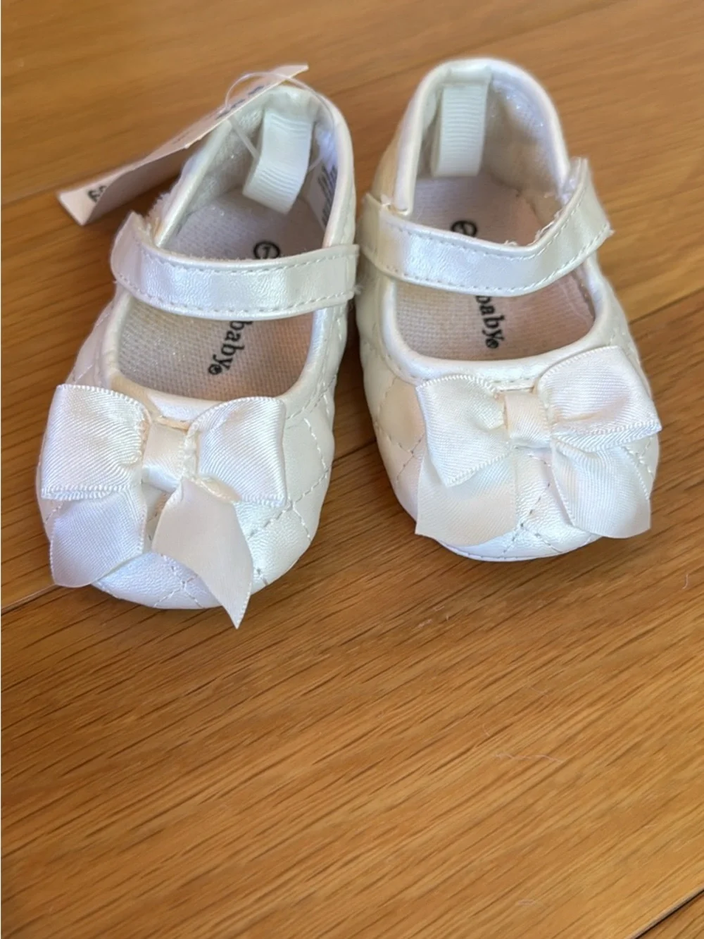 Baby Girl Quilted Bow Mary Jane Shoes - White